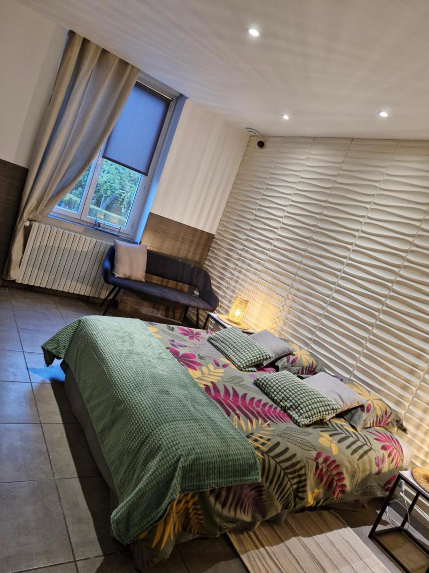 Hotel Le 6 3 Home Port En Bessin Pokoj fotografie